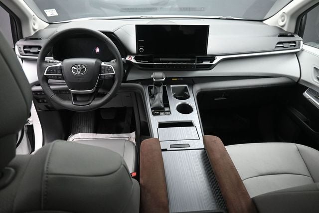 2025 Toyota Sienna XLE 7 Passenger