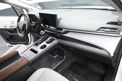 2025 Toyota Sienna XLE 7 Passenger