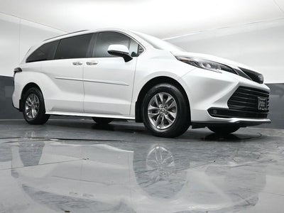 2025 Toyota Sienna XLE 7 Passenger