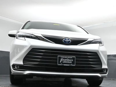 2025 Toyota Sienna XLE 7 Passenger