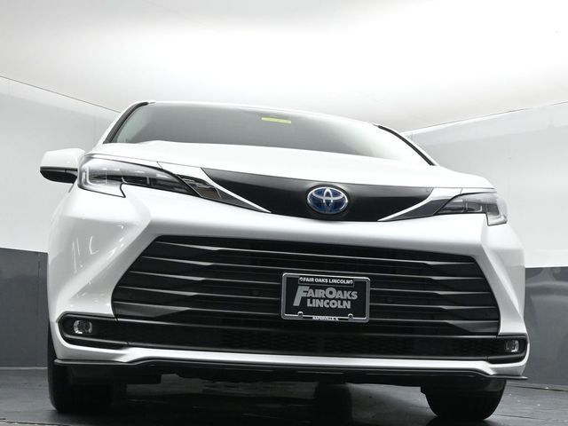 2025 Toyota Sienna XLE 7 Passenger