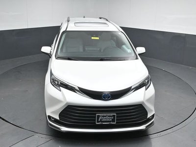 2025 Toyota Sienna XLE 7 Passenger