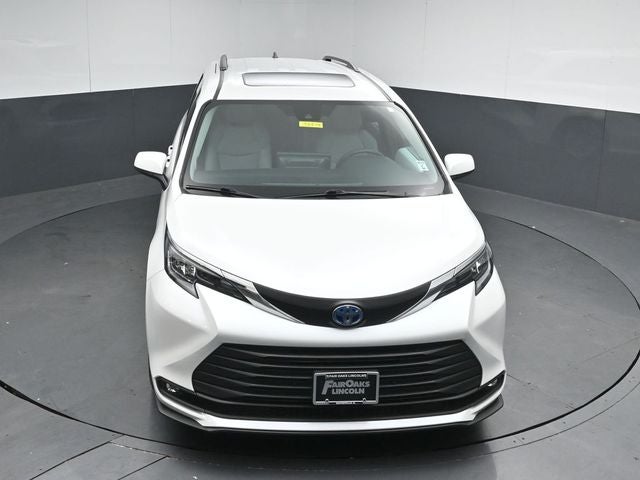 2025 Toyota Sienna XLE 7 Passenger