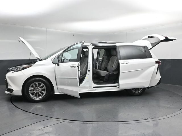 2025 Toyota Sienna XLE 7 Passenger