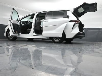 2025 Toyota Sienna XLE 7 Passenger