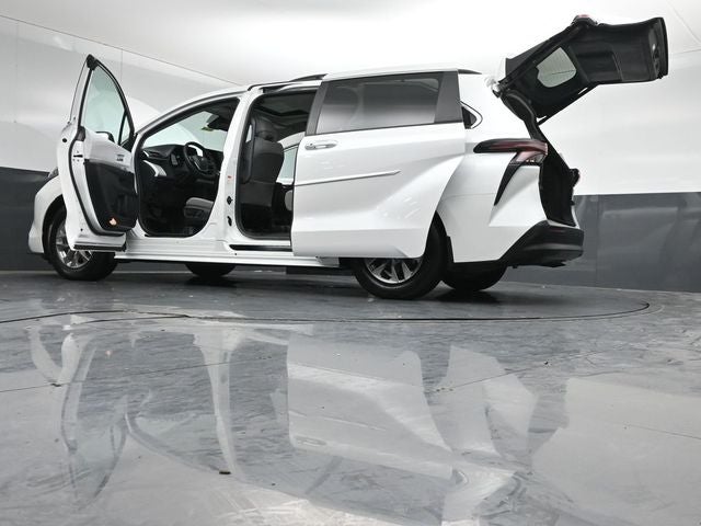 2025 Toyota Sienna XLE 7 Passenger