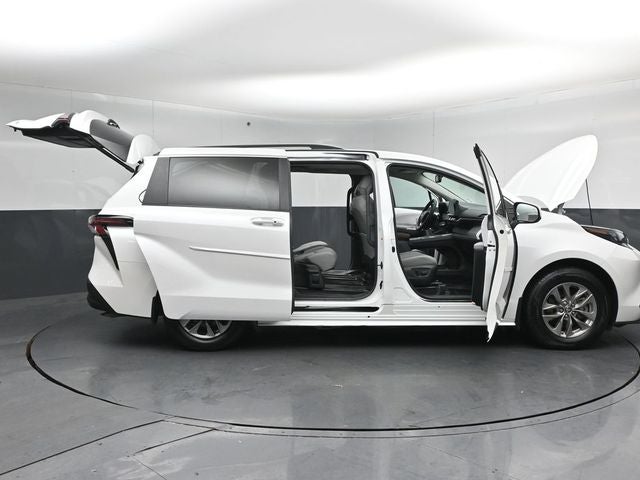 2025 Toyota Sienna XLE 7 Passenger
