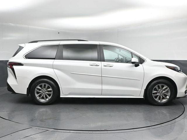2025 Toyota Sienna XLE 7 Passenger