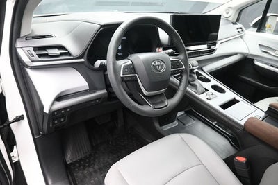 2025 Toyota Sienna XLE 7 Passenger