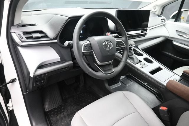 2025 Toyota Sienna XLE 7 Passenger