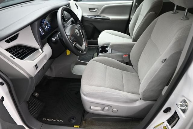 2018 Toyota Sienna LE 7 Passenger