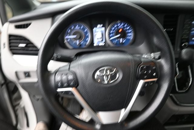 2018 Toyota Sienna LE 7 Passenger