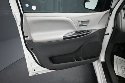 2018 Toyota Sienna LE 7 Passenger