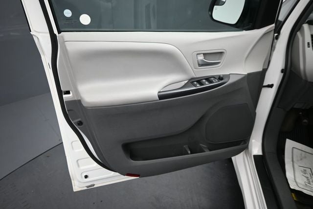 2018 Toyota Sienna LE 7 Passenger