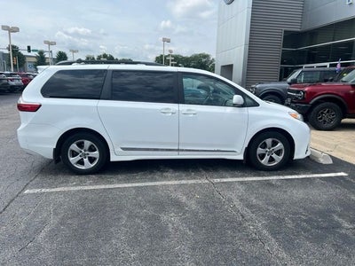 2018 Toyota Sienna LE 8 Passenger