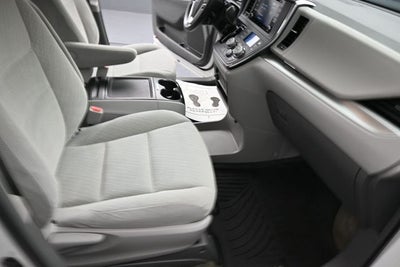 2018 Toyota Sienna LE 7 Passenger