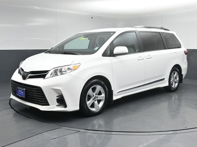 2018 Toyota Sienna LE 7 Passenger
