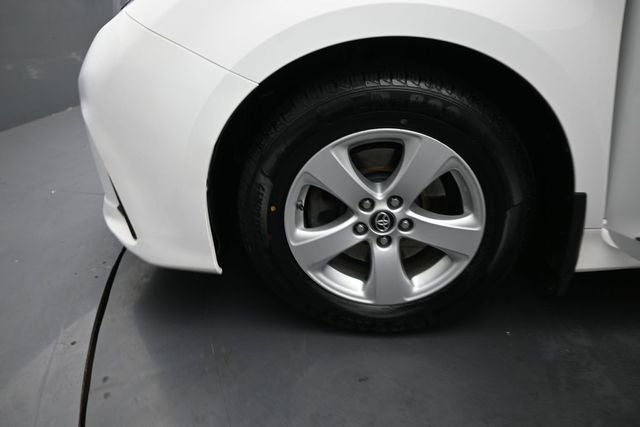 2018 Toyota Sienna LE 7 Passenger