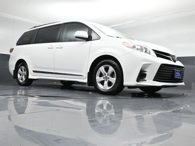 2018 Toyota Sienna LE 7 Passenger