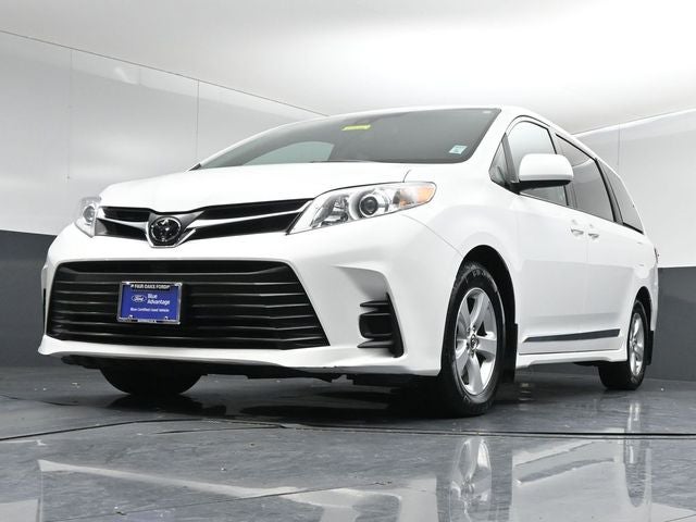 2018 Toyota Sienna LE 7 Passenger