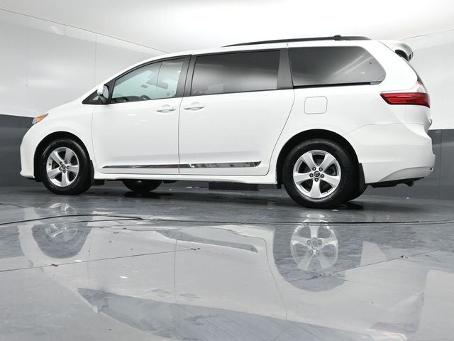 2018 Toyota Sienna LE 7 Passenger