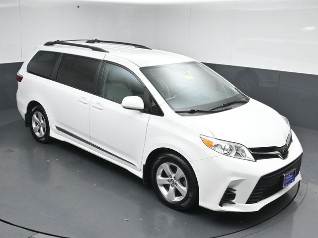2018 Toyota Sienna LE 7 Passenger