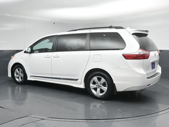 2018 Toyota Sienna LE 7 Passenger