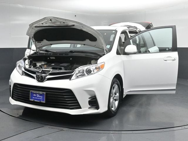 2018 Toyota Sienna LE 7 Passenger