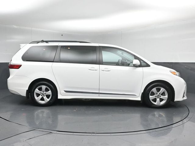 2018 Toyota Sienna LE 7 Passenger