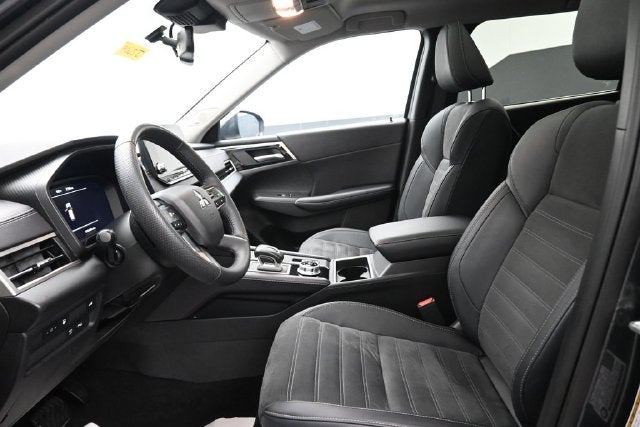 2025 Mitsubishi Outlander PHEV SE