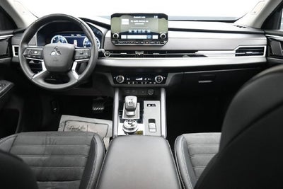 2025 Mitsubishi Outlander PHEV SE