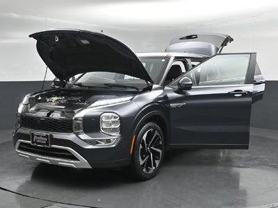 2025 Mitsubishi Outlander PHEV SE