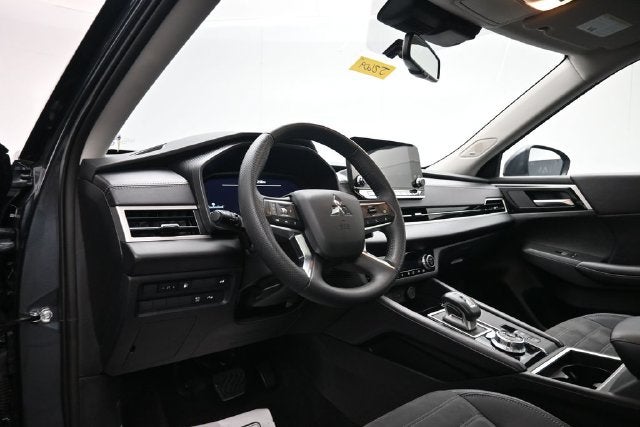 2025 Mitsubishi Outlander PHEV SE