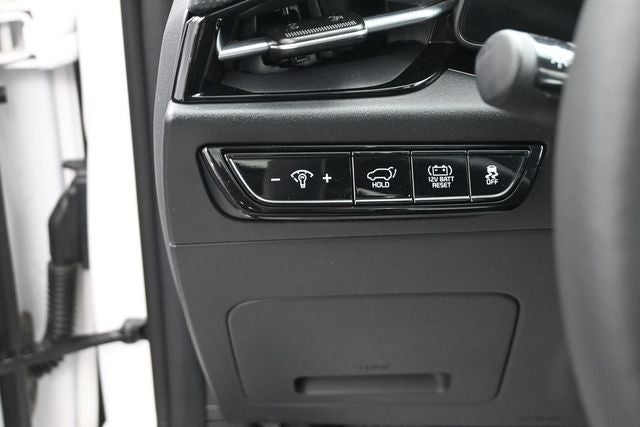 2025 Kia Niro SX