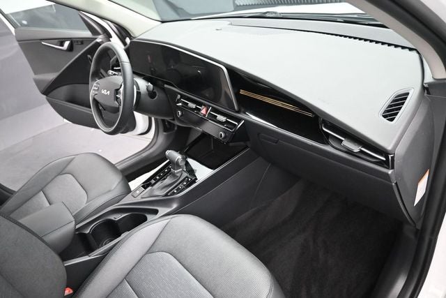 2025 Kia Niro SX