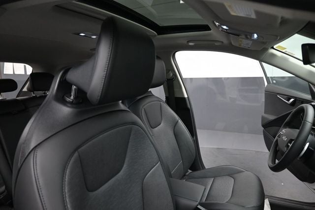 2025 Kia Niro SX