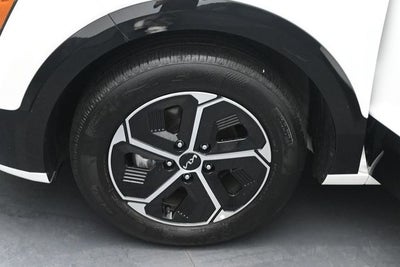 2025 Kia Niro SX