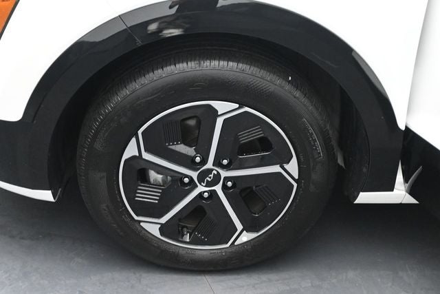 2025 Kia Niro SX