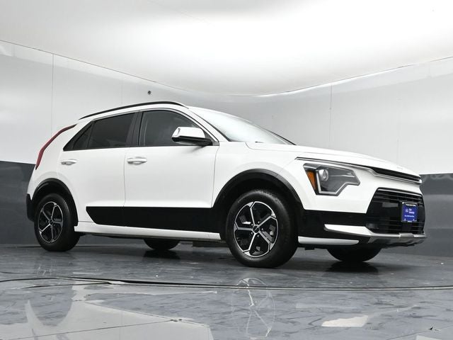 2025 Kia Niro SX