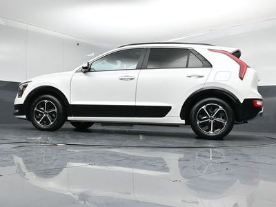 2025 Kia Niro SX