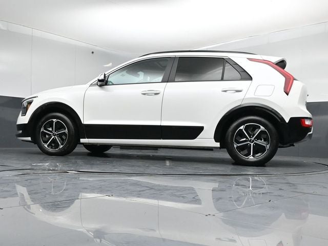 2025 Kia Niro SX