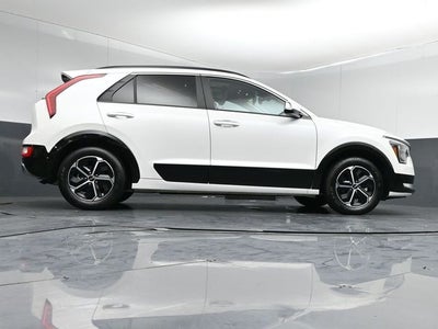 2025 Kia Niro SX