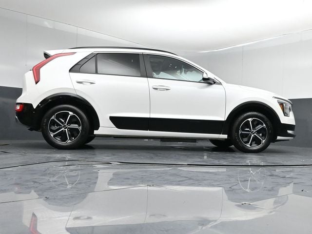 2025 Kia Niro SX