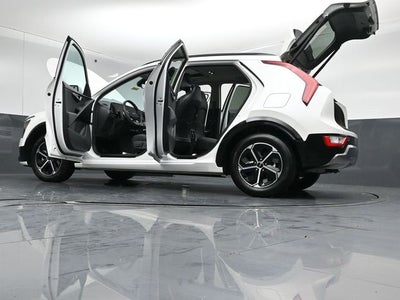 2025 Kia Niro SX