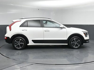 2025 Kia Niro SX