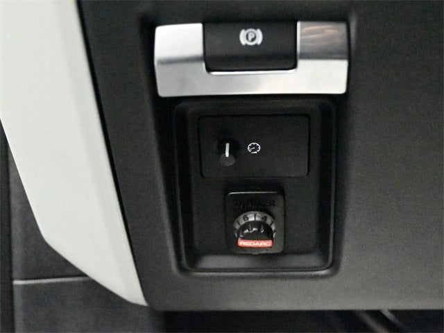 2022 Land Rover Defender 110 SE