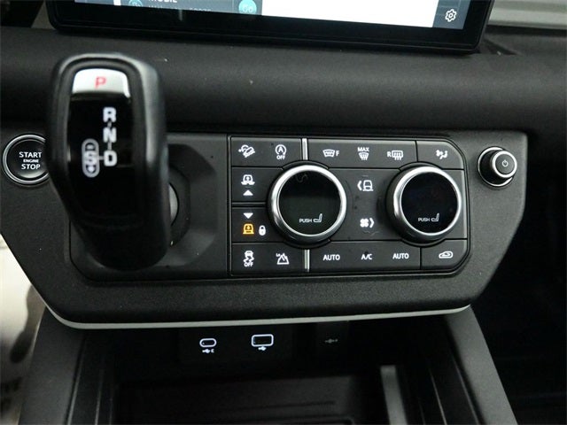 2022 Land Rover Defender 110 SE