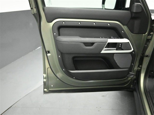 2022 Land Rover Defender 110 SE