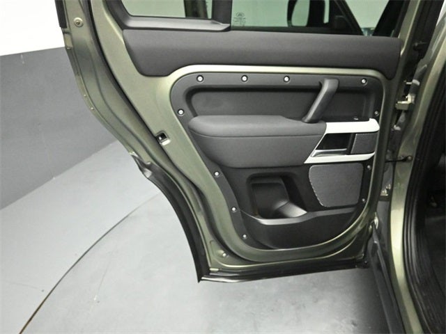 2022 Land Rover Defender 110 SE