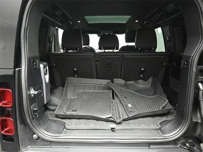 2022 Land Rover Defender 110 SE